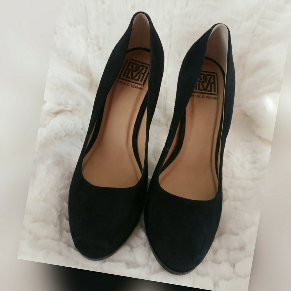 POUR LA VICTORIE PUMPS

Black